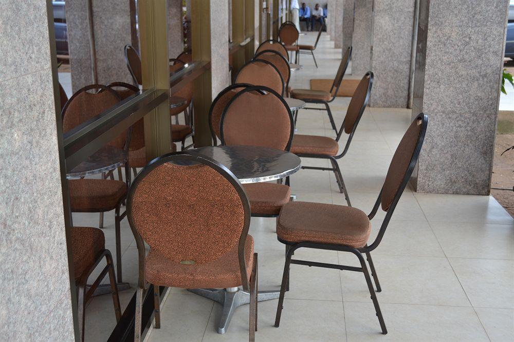 Hotel Mansel Yaoundé Esterno foto