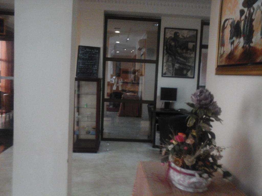 Hotel Mansel Yaoundé Esterno foto