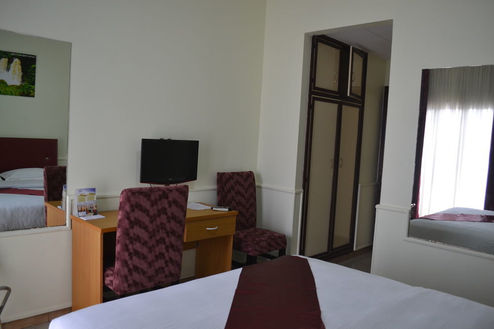 Hotel Mansel Yaoundé Esterno foto