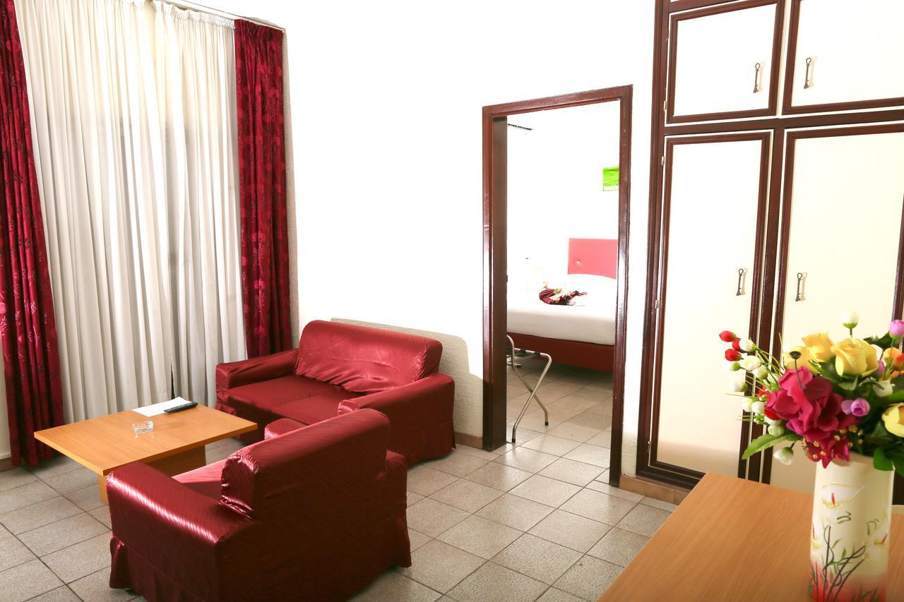 Hotel Mansel Yaoundé Esterno foto