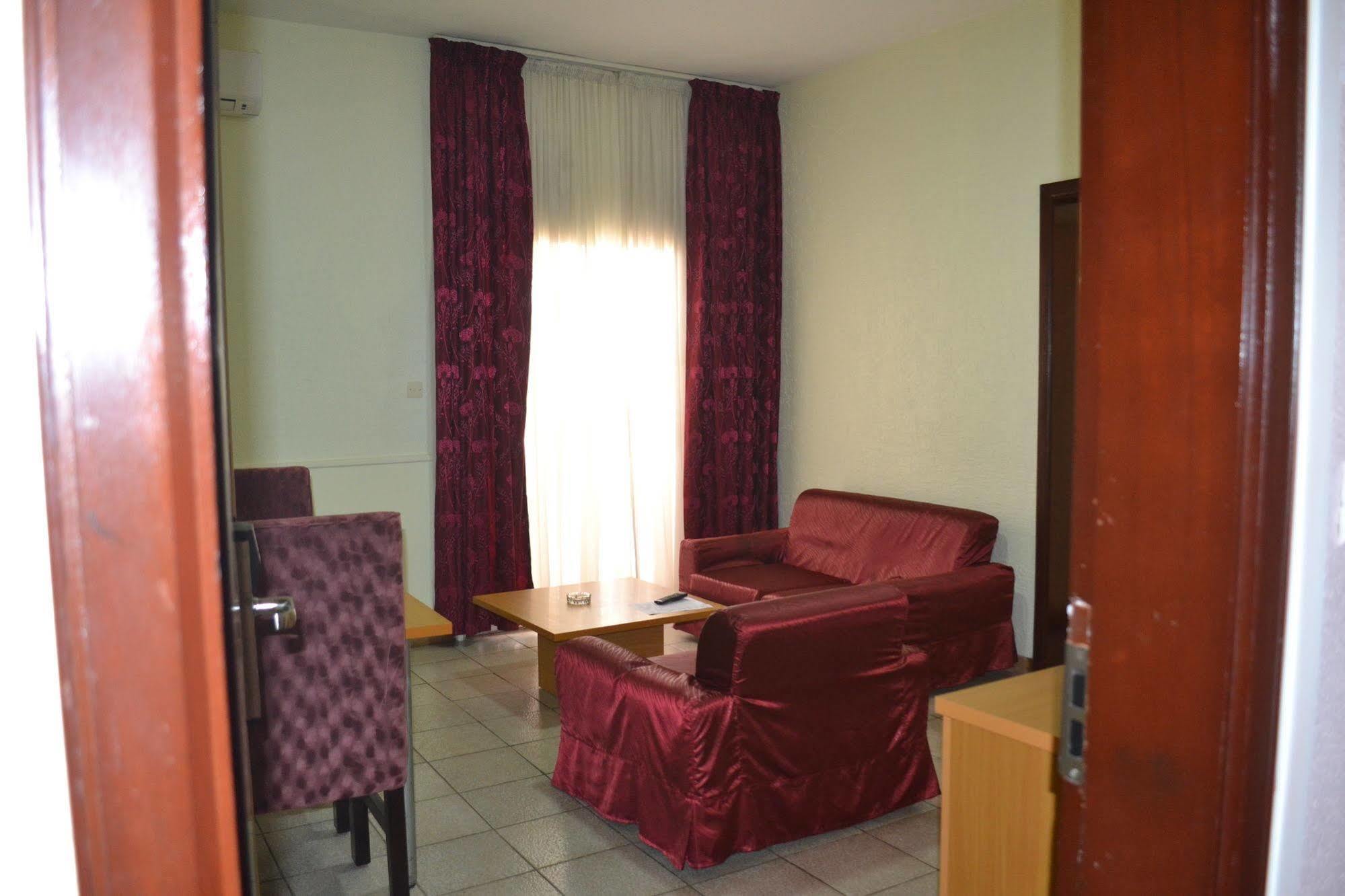 Hotel Mansel Yaoundé Esterno foto