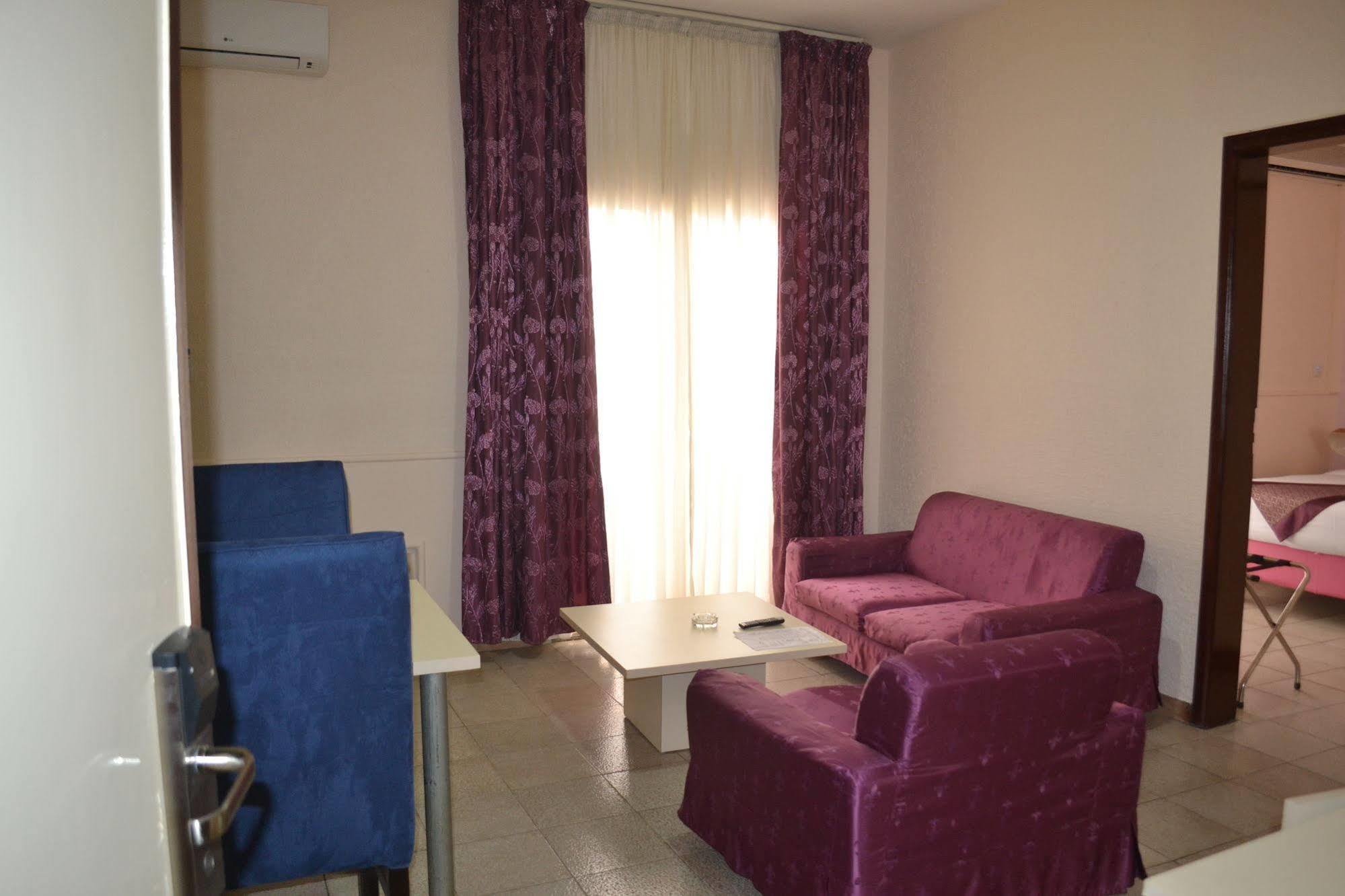 Hotel Mansel Yaoundé Esterno foto