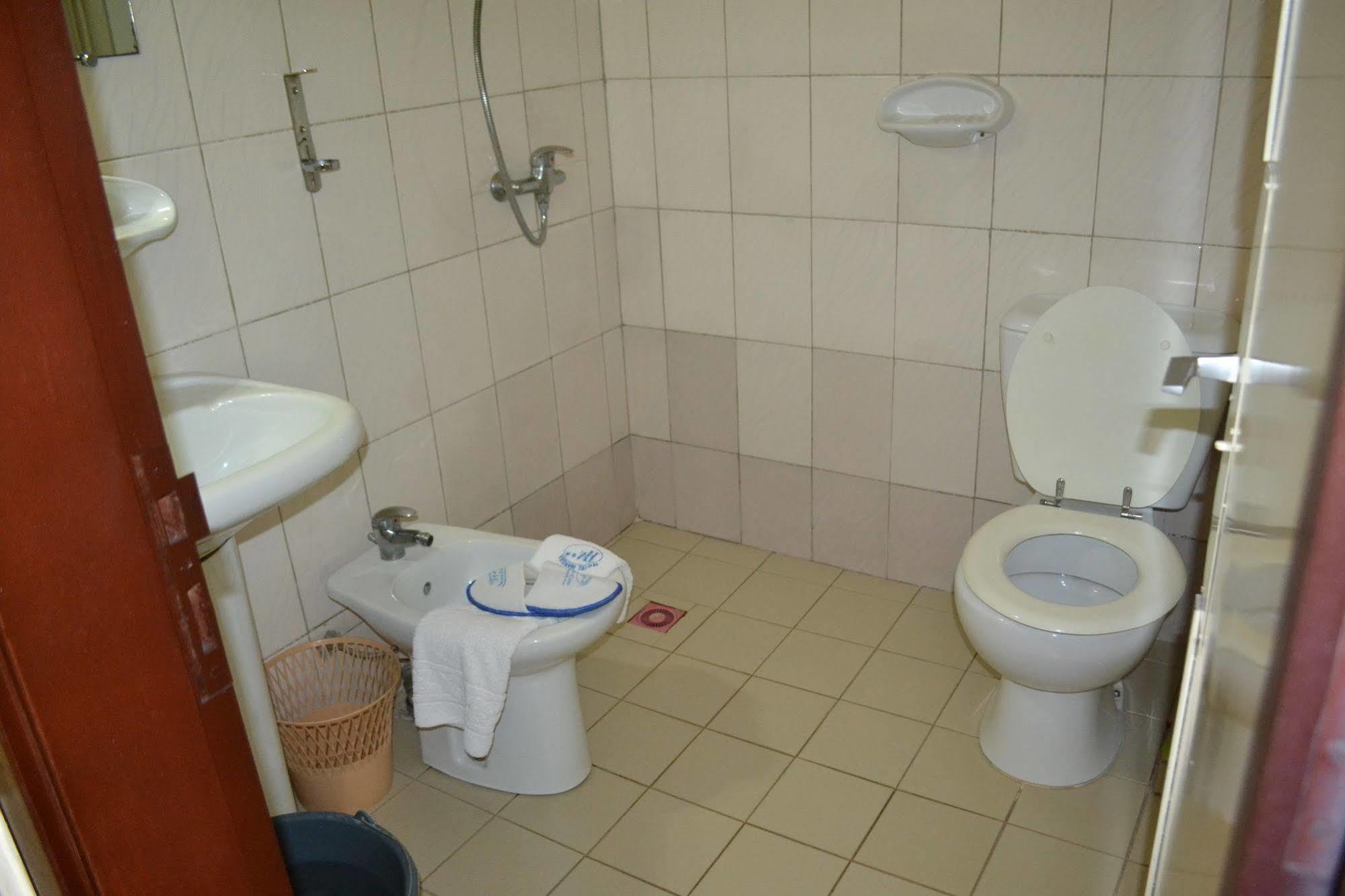 Hotel Mansel Yaoundé Esterno foto