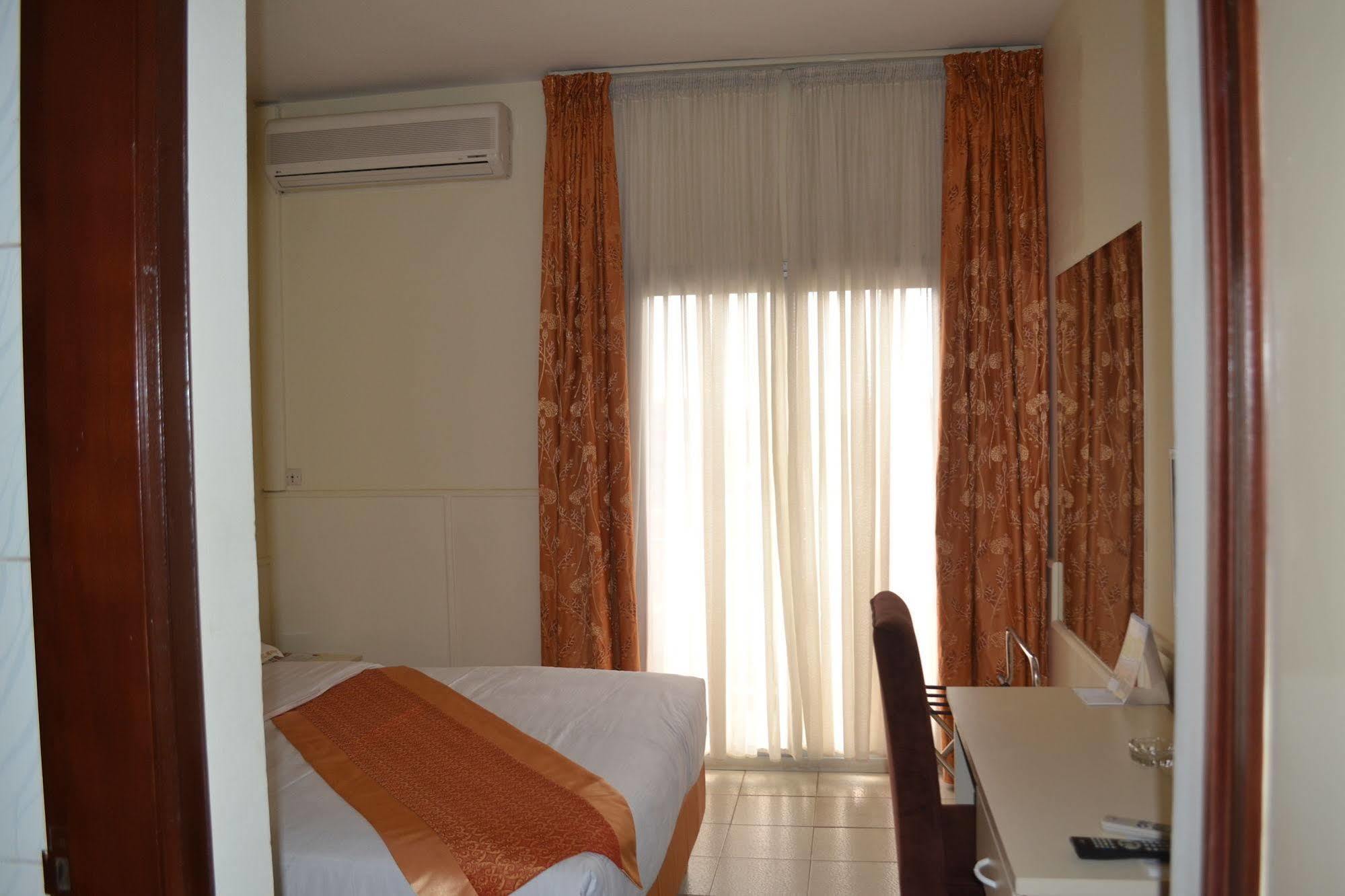 Hotel Mansel Yaoundé Esterno foto