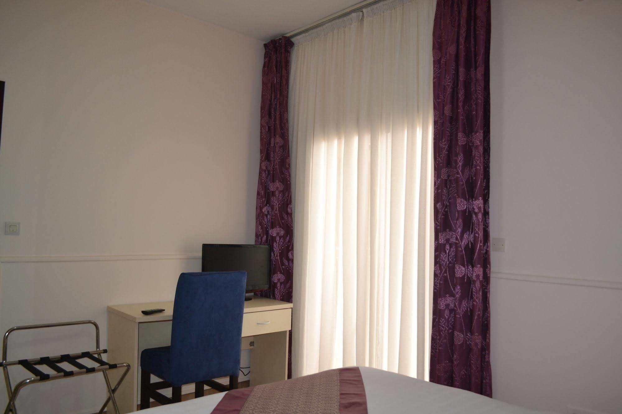 Hotel Mansel Yaoundé Esterno foto