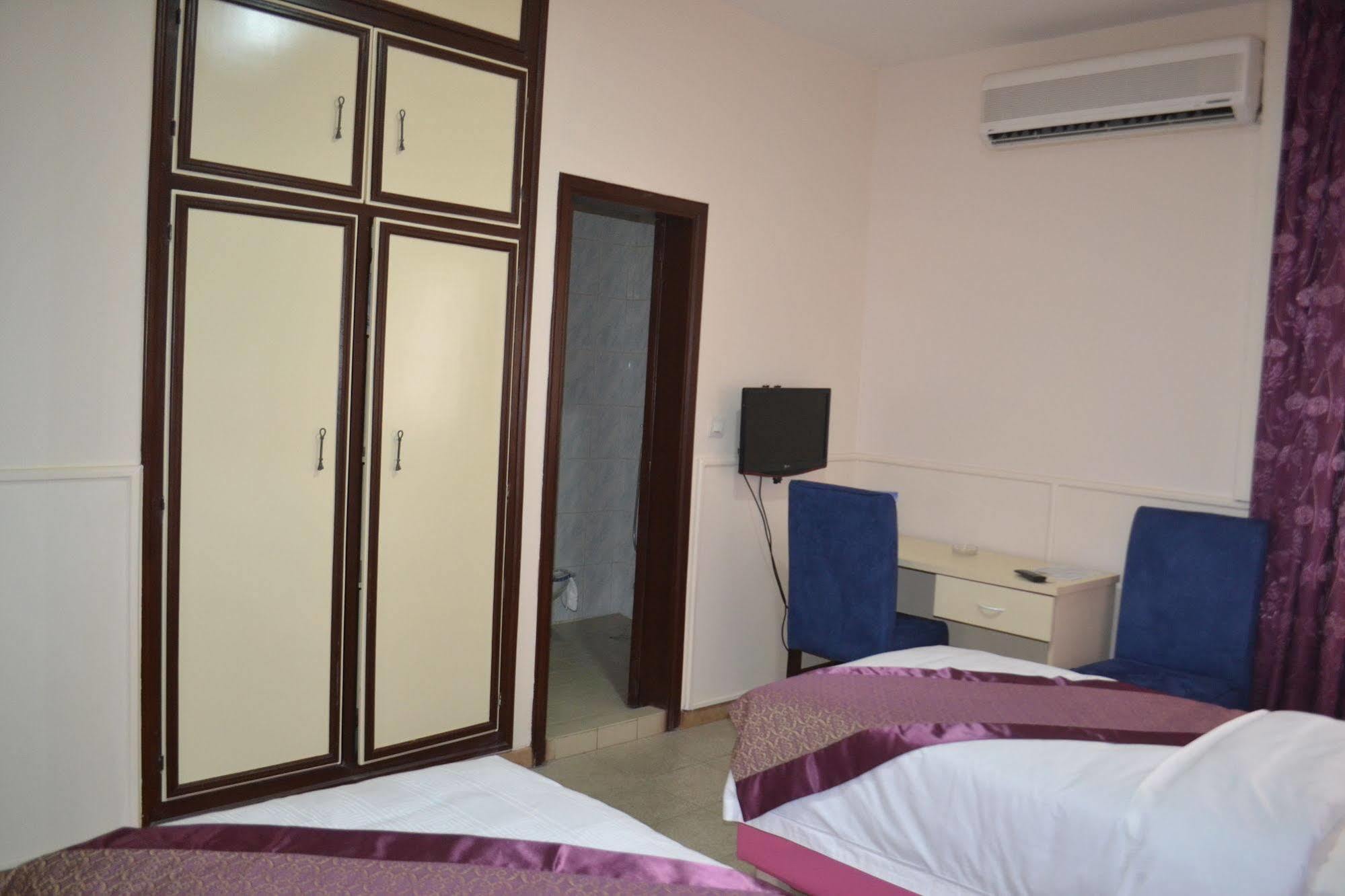Hotel Mansel Yaoundé Esterno foto