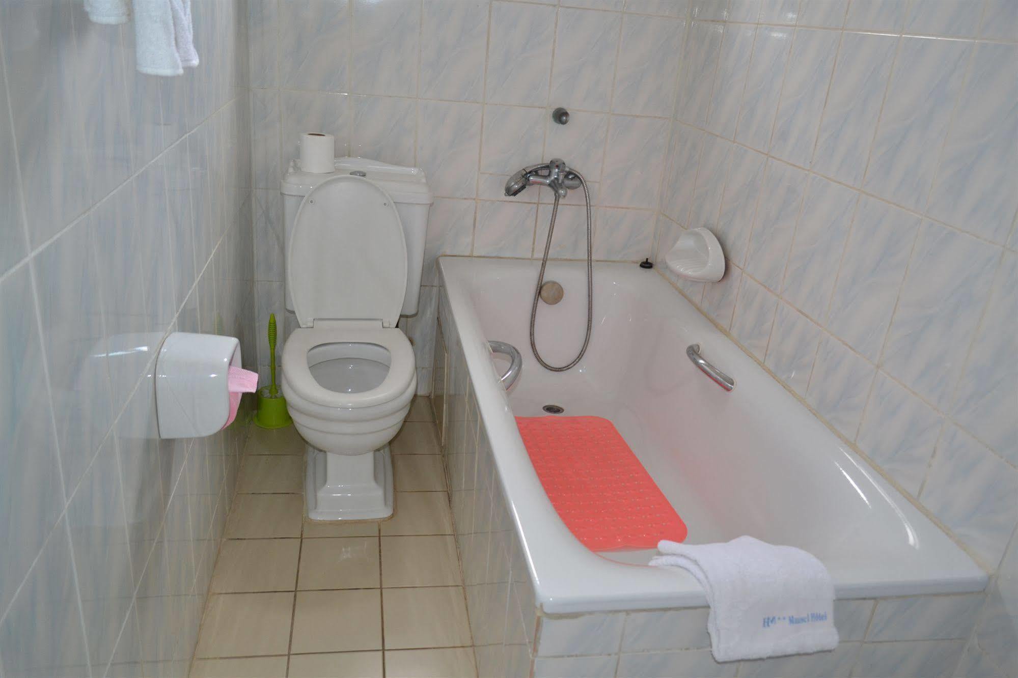 Hotel Mansel Yaoundé Esterno foto